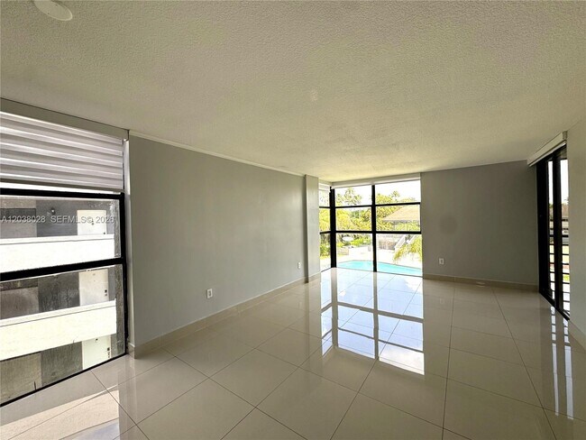 Photo - 18000 NW 68th Ave Unit 314-A