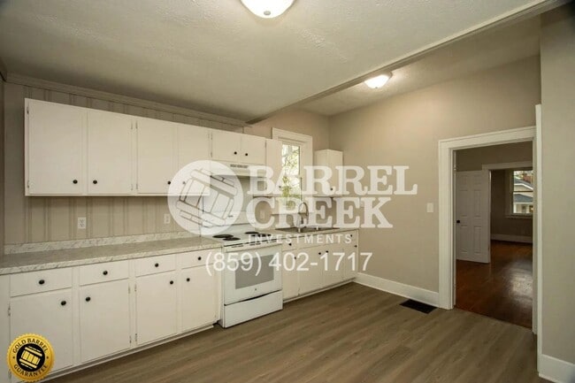 Photo - 327 N 4th St