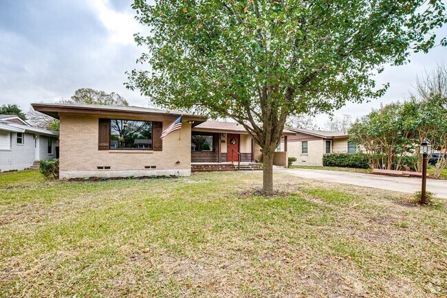Building Photo - 2332 Hartline Dr Rental