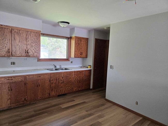 Building Photo - 850/852 Truax Boulevard Unit 850 Truax Boulevard