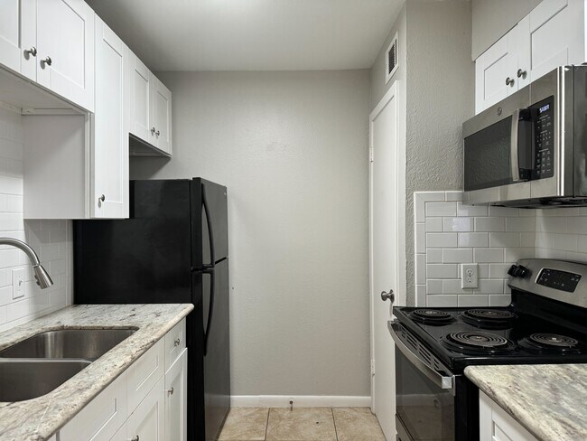 Photo - 2101 6th Ave N Unidad 12