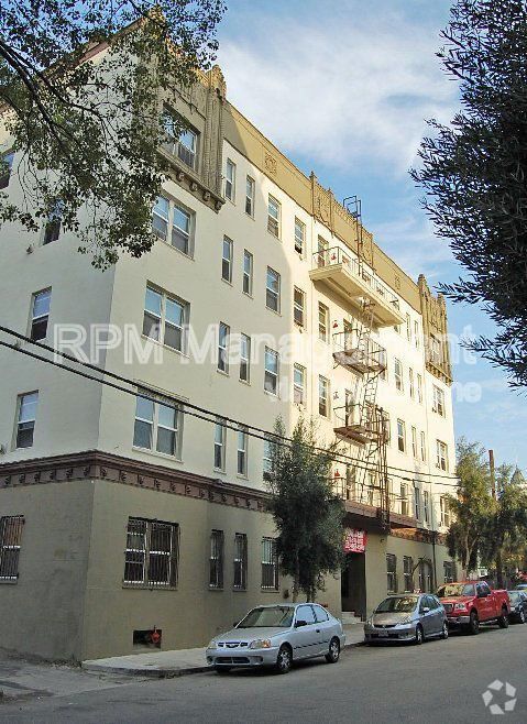 Building Photo - 1523 N McCadden Pl Unit 307 Rental
