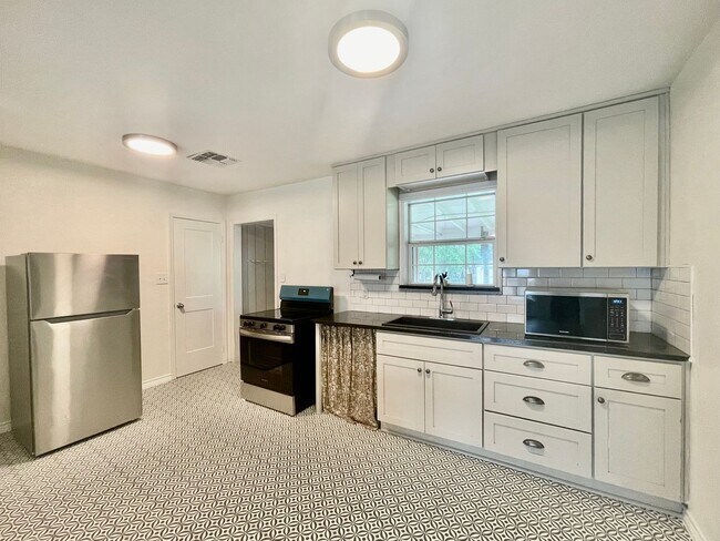 Photo - Fully Updated & Unbeatable Location