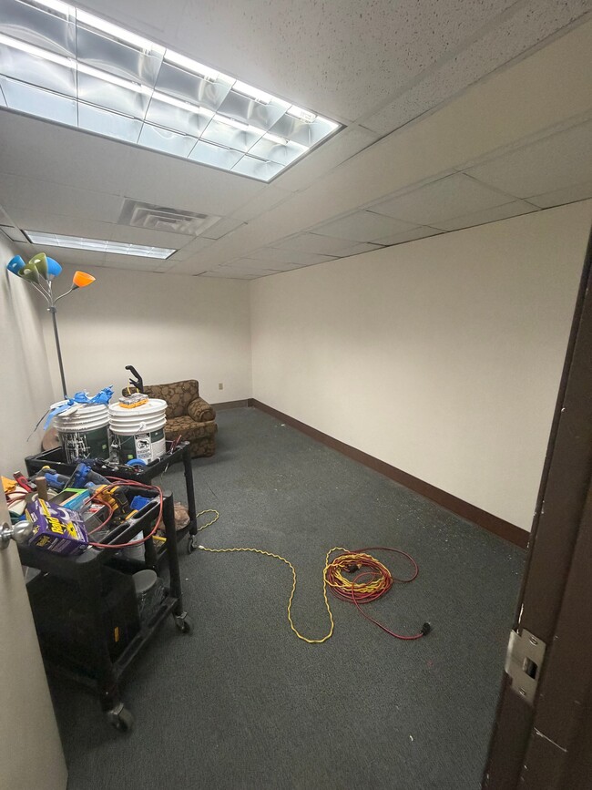 Building Photo - 1115 Columbus Ave Unit Dorm F