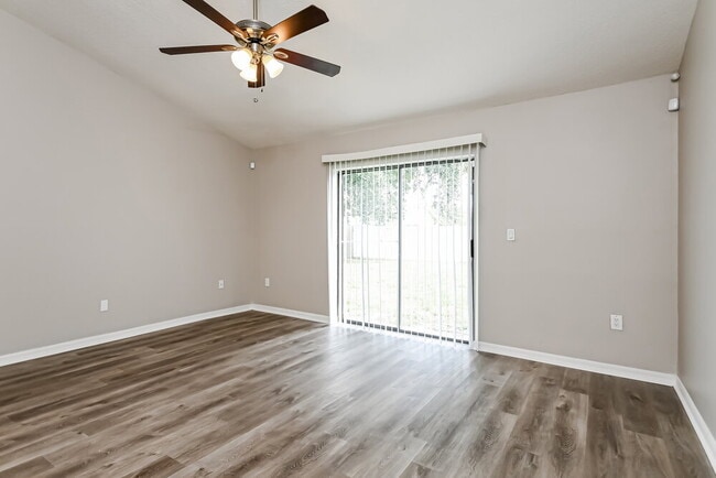 Photo - 351 Montgomery Ct