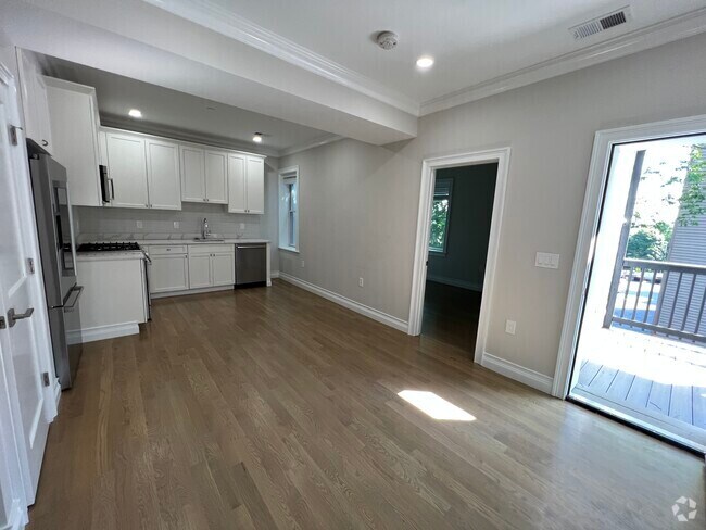 Building Photo - 14 Mount Hood Rd Rental