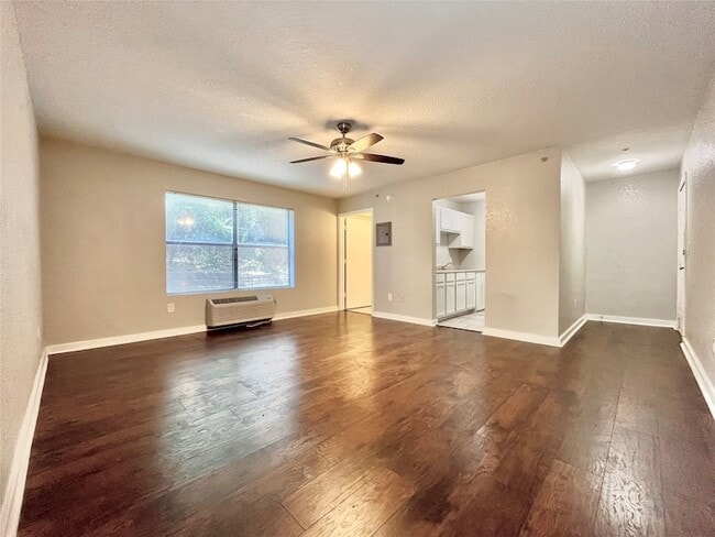 Photo - 701 W Sycamore St Unidad 107