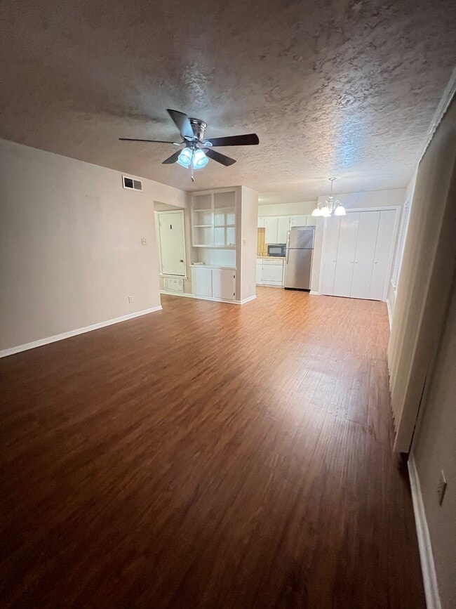 Building Photo - 809 Yegua St Unit 4 Rental