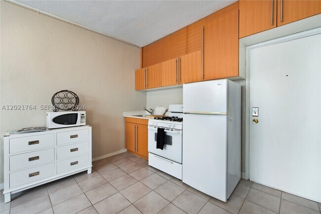 Photo - 3710 Collins Ave Unit N-305