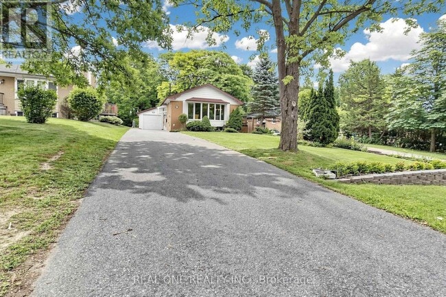 Photo - 49 Bayview Pkwy