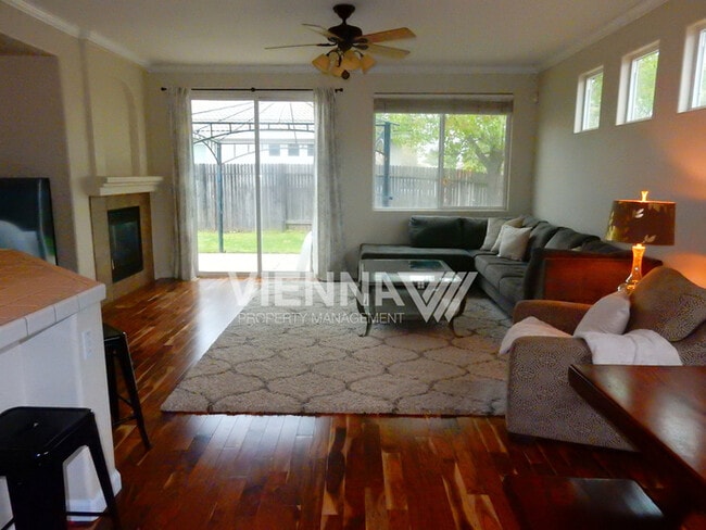 Photo - 550 Davenport Way