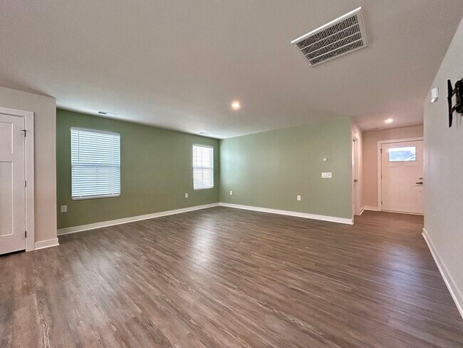 Photo - 5427 Hughesdale Dr