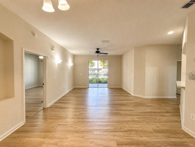 Photo - 3301 Whitestone Cir Unit 105