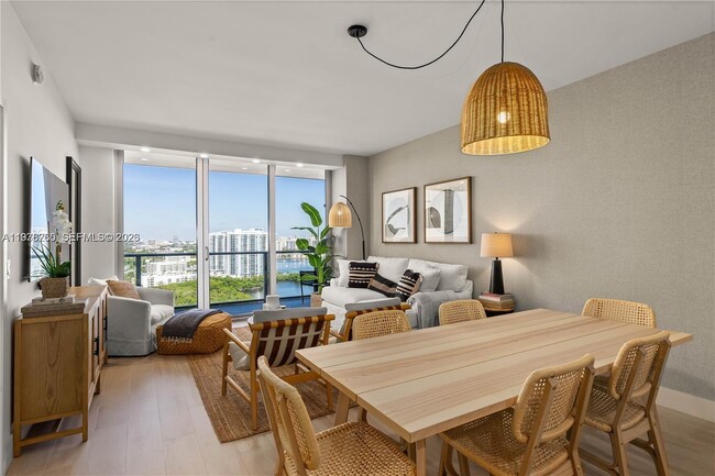 Building Photo - 16385 Biscayne Blvd Unit 2406