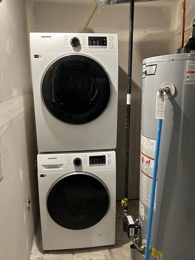 Photo - 11935-11946 46 St NW Unit Bsmt - G4