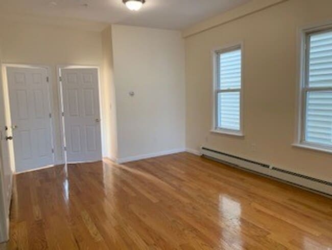 Photo - 16 Che Unit 16 Che #2