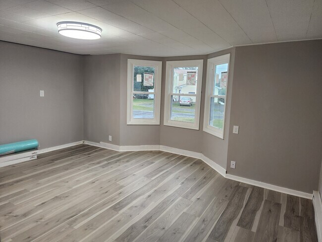 Photo - 1808 Mountain Rd