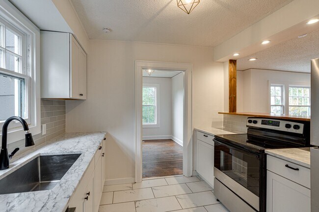 Photo - 203 N Seminole Dr