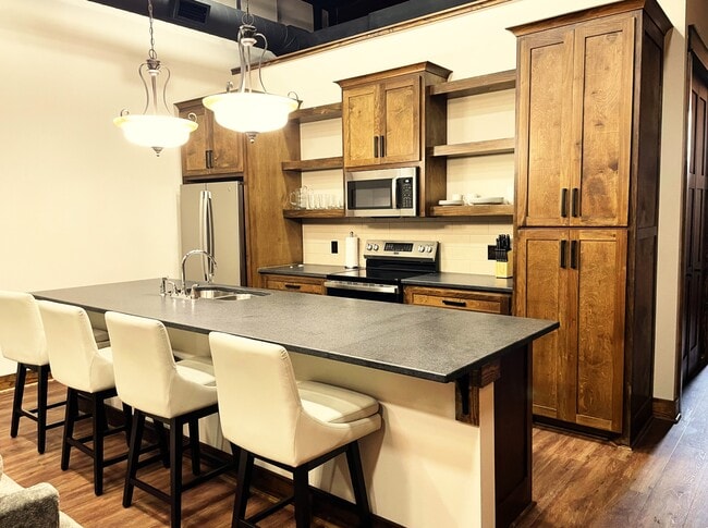 KITCHEN - DINING