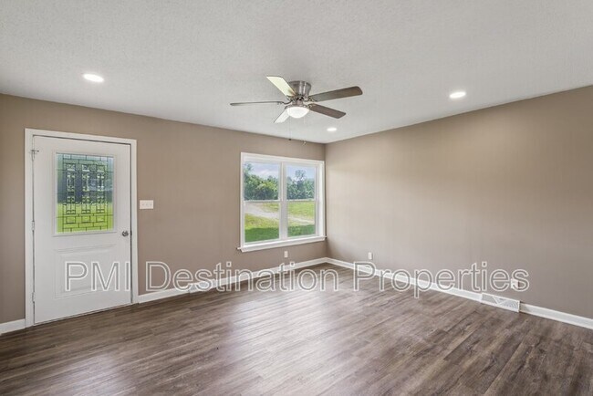 Photo - 16752 Santa Fe Trail