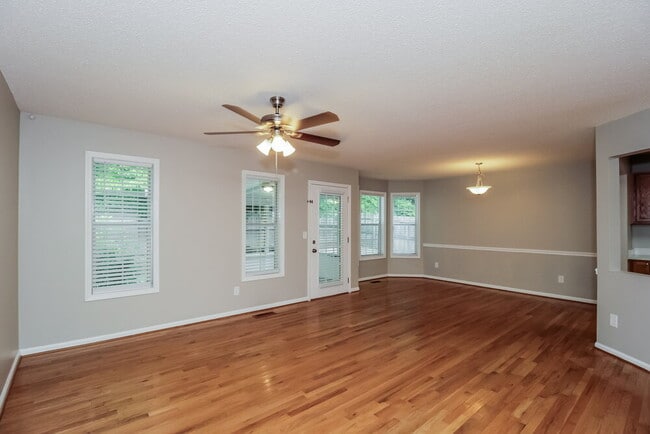 Photo - 426 Ivy Crest Dr