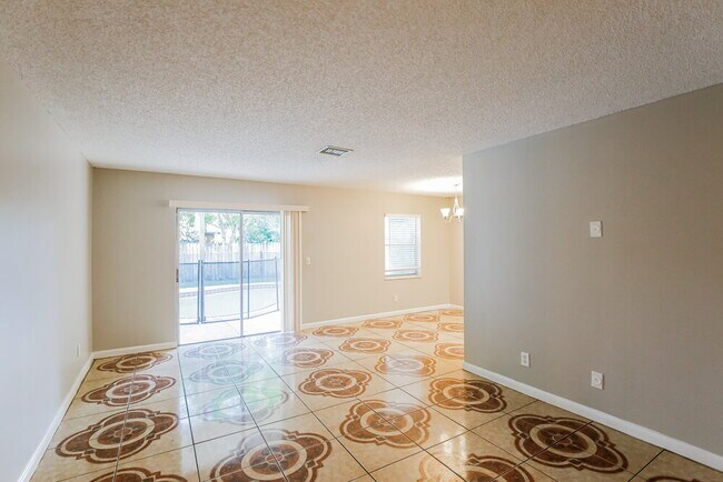 Photo - 1162 Fernlea Dr