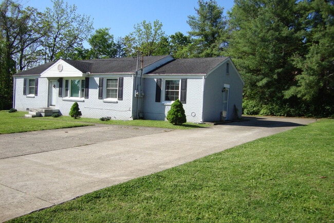 Building Photo - 4925 Hopedale Dr Unit A
