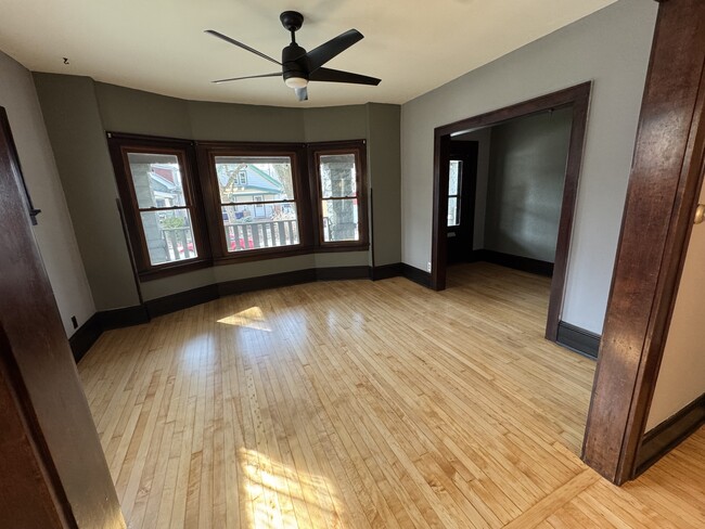 Building Photo - 2516 S Brisbane Ave Unit 2516 S Brisbane Ave