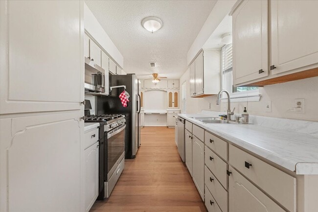 Photo - 3229 Oak Timber Dr