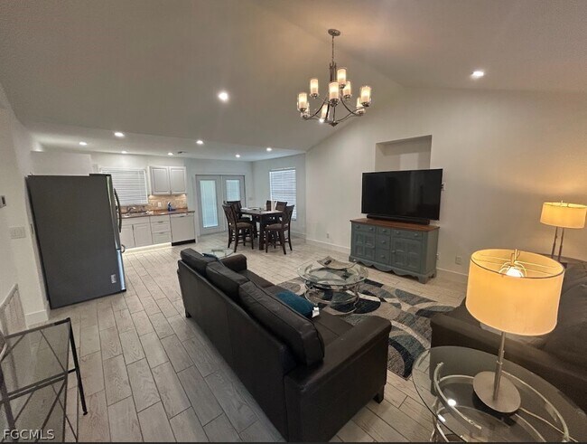 Photo - 18464 Iris Rd