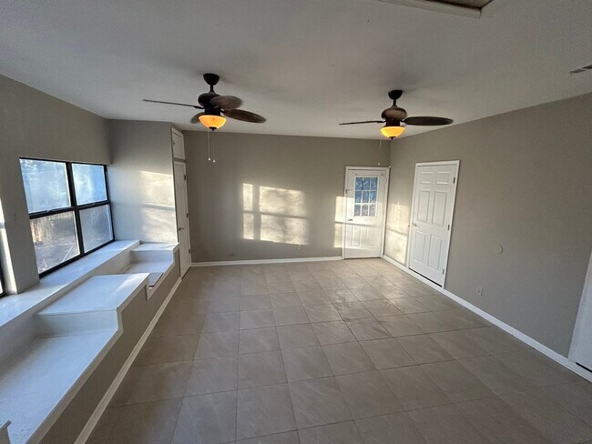 Photo - 108 Pinecrest Loop