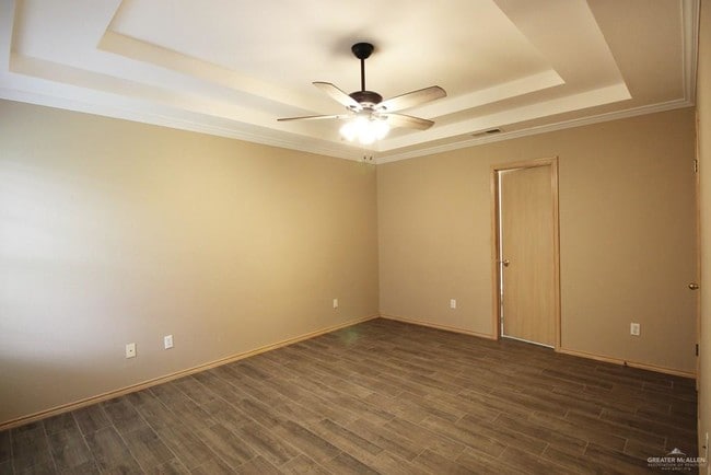 Photo - 15 Falcon Ave W