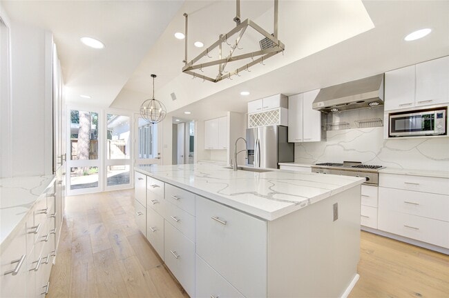 Photo - 50 Saddlebrook Ln