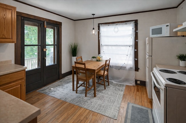 Building Photo - 416 Castle Pl Unit 2