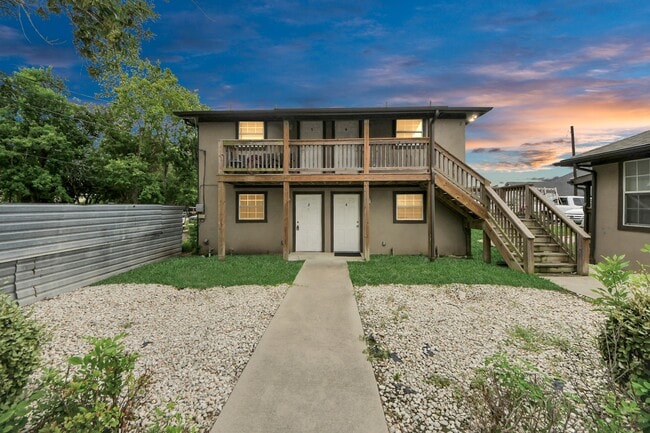 Building Photo - 706 Harris Ave Unit 3 Rental