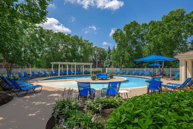 Building Photo - Huntington Parc Rental