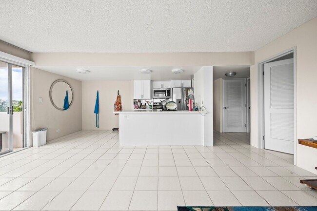 Photo - 240 Makee Rd