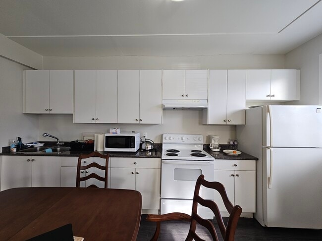 Photo - 9245 Hazel St