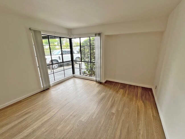 Photo - 2564 W 5th St Unit 2562