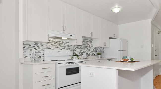 Building Photo - Mount Pleasant Tower Unit 00604