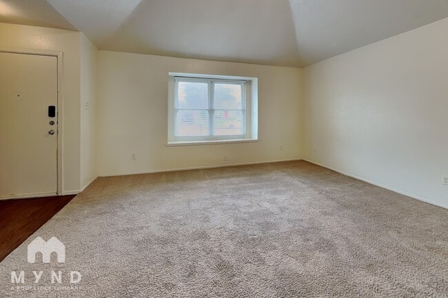 Photo - 10002 Green Valley Ln