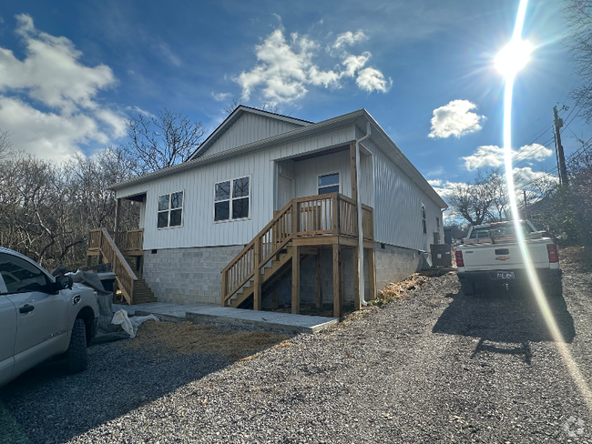 Building Photo - 122 Cookeville Hwy Unit 2 Rental