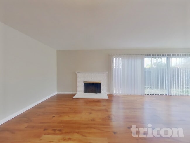 Photo - 378 Acacia St