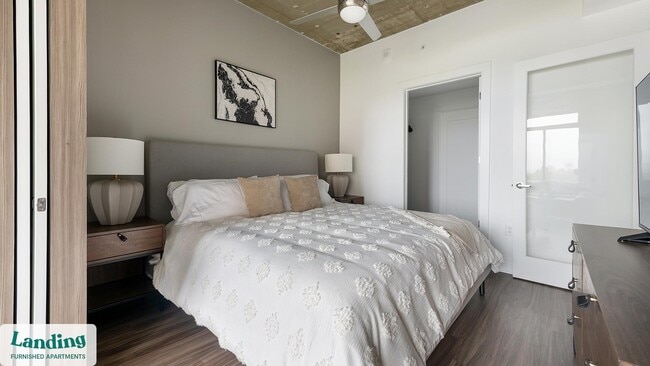 Photo - 5201 Leesburg Pike Unidad 641