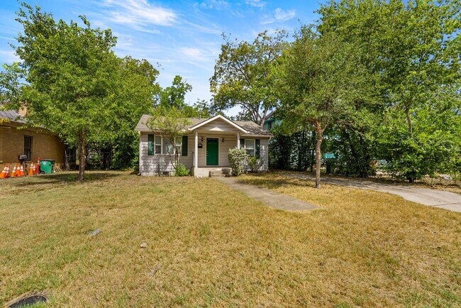 Photo - Pre-Lease For August! Great East Austin Ho...