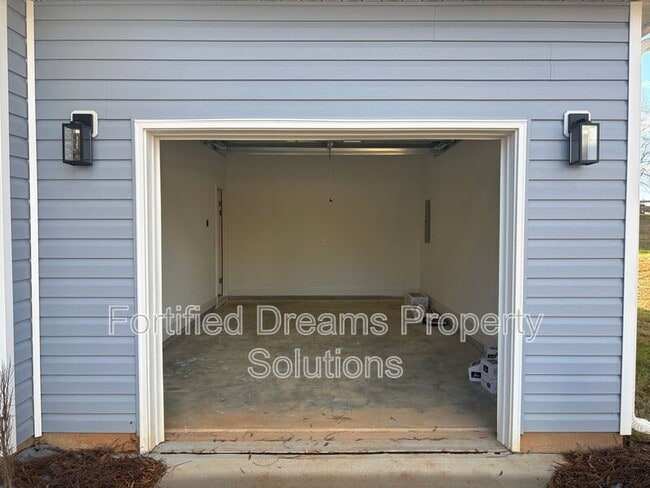 Photo - 3145 Chapel St