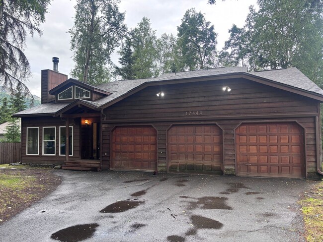 Building Photo - Wonderful Eagle River Home!