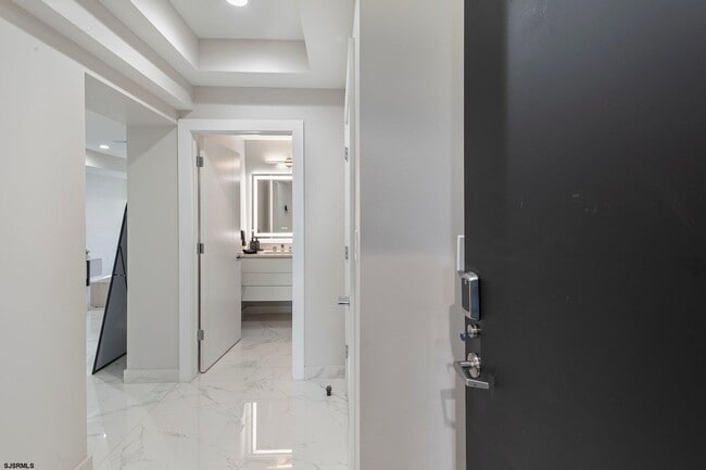 5311 Atlantic Ave Unit 304