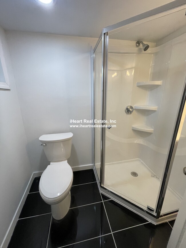 Photo - 474 E 7th St Apartment Unit 1