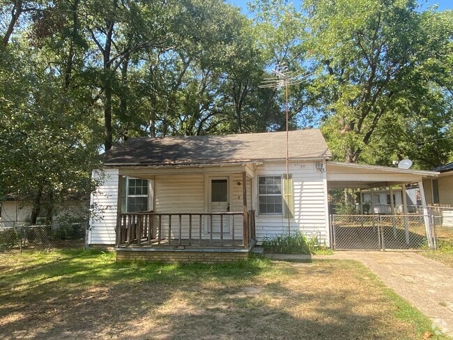Building Photo - AVAILABLE NOW! Rental